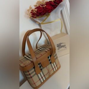 Vintage Burberry Haymarket Check Small Box Tote Bag – Tan Leather